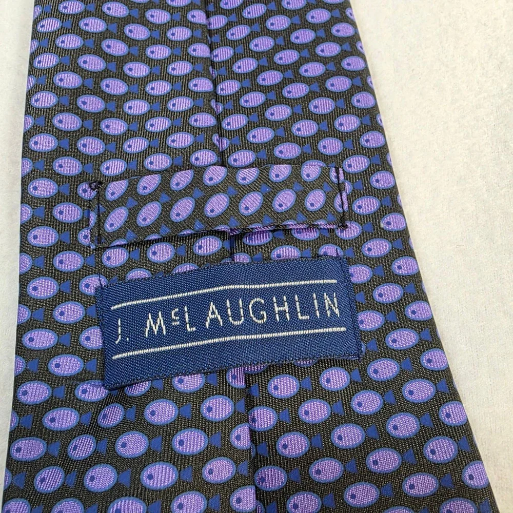 J. McLaughlin Mens Purple Silk Fish Pattern Classic Necktie Made in USA